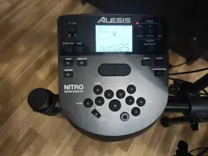 Электронная барабанная установка Alesis Nitro Mesh Kit