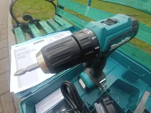 Профессиональная дрель-шуруповерт Makita DF333DWYE
