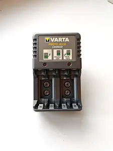Зарядное устройство  VARTA Photo Accu Charger