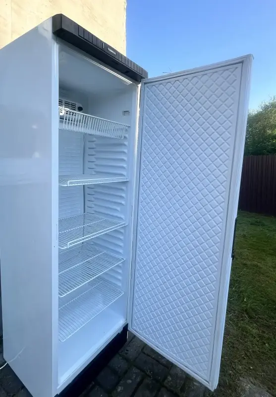 Холодильный шкаф Tefcold SDU 1375 - обмен