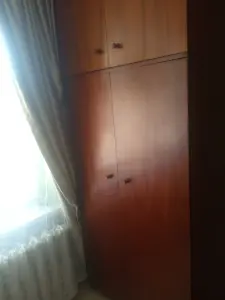 Двухдверный распашной шкаф