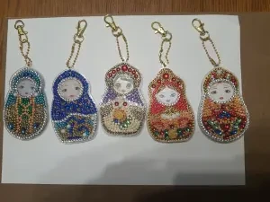 Продаю подставки, зеркала, брелки, статуэтки