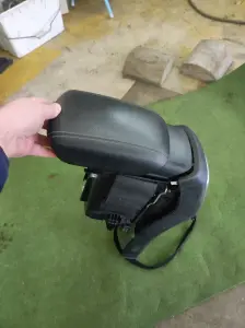 Подлокотник Киа спортедж4