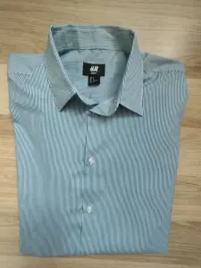 Рубашка H&M р-р 46(S)-новая