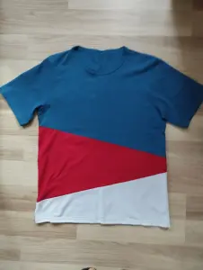 Футболка р-р 48(M)-новая.