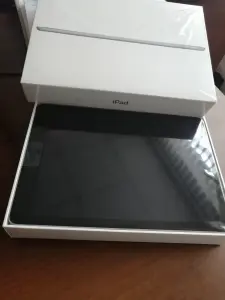 Планшет Apple iPad Wi-Fi