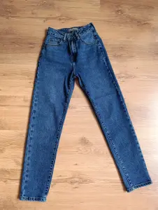 Джинсы 25 size темно синие НОВЫЕ