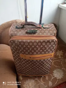 Чемодан на колесах