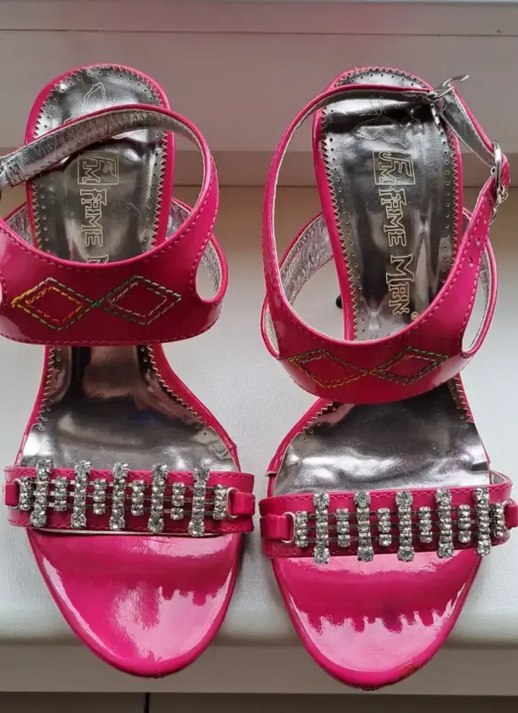 Босоножки черные, розовые, р.36, б.у-2пары - Уваровичи - 201885 - Доска объявлений Kupika.by - Фото 6