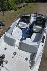 Катер BRP SEA-DOO CHALLENGER 210