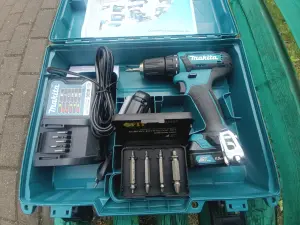 Профессиональная дрель-шуруповерт Makita DF333DWYE