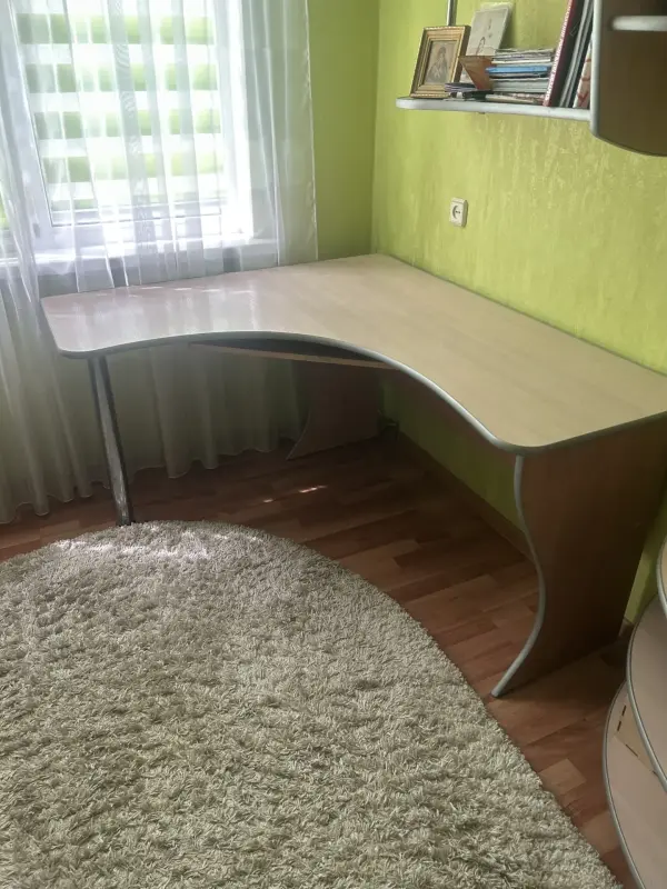 Стол