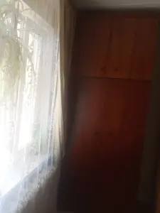 Двухдверный распашной шкаф