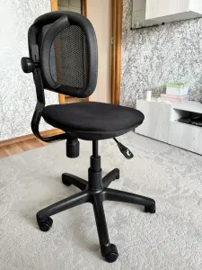 Стул офисный