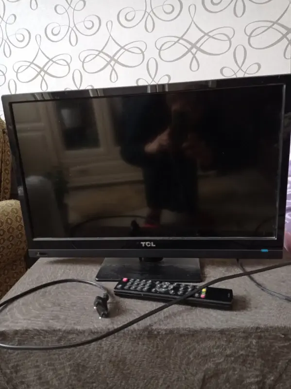 Продам телевизор TCL L23 F3303 220-240В-50Гц 35вт.