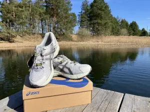 Кроссовки asics