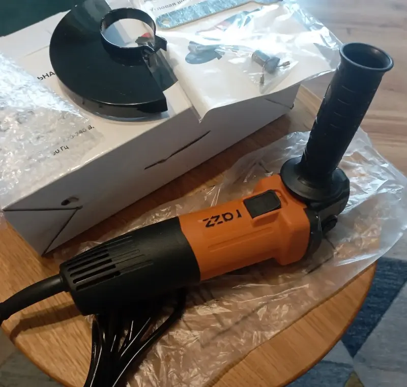 Болгарка (УШМ) Razz AG-710KR (710 Вт/125 мм)