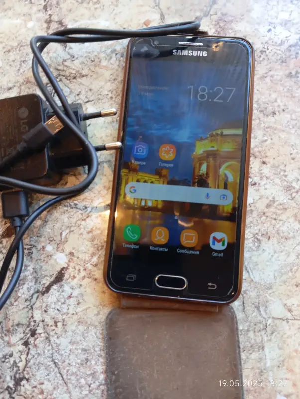 Смартфон Samsung j5