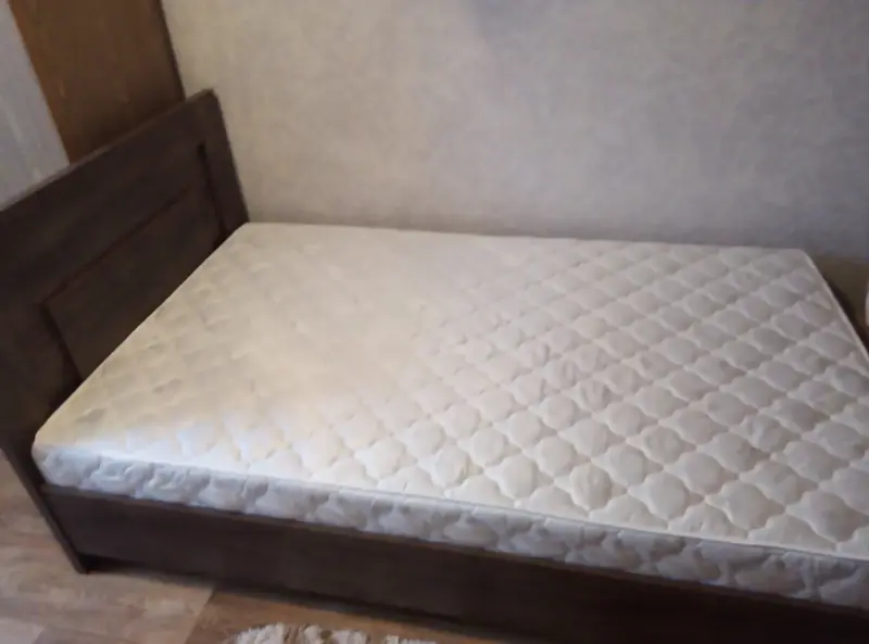 Кровать