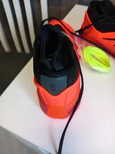 Кроссовки adidas