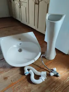 Умывальник со стойкой