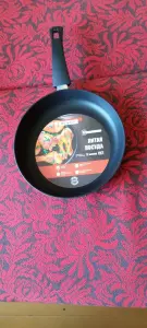 Сковороды разные диаметром 24 и 26 см