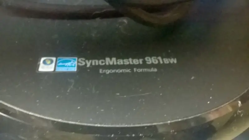 Монитор Samsung SyncMaster 961BW