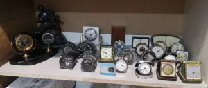 Часы и будильники и др... небольшая коллекция...