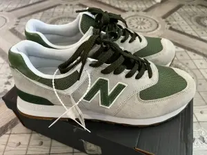 Новые мужские кроссовки New Balance