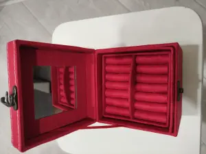 Шкатулка красная  Шкатулка. Дерево 
