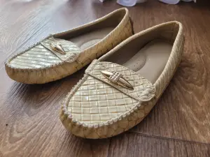 Женские мокасины