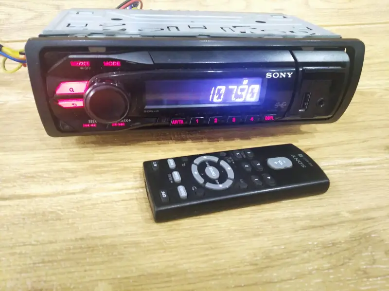 Автомагнитола  USB SONY