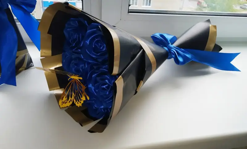 Букет из 7 пышных роз