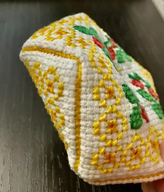 Бискорню, игольница