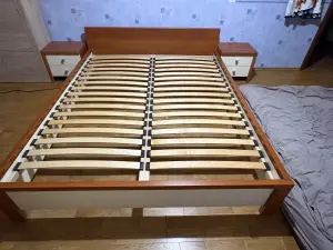 Кровать с матрасом +тумбочки