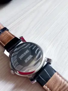 ПРОДАМ Часы Just Cavalli