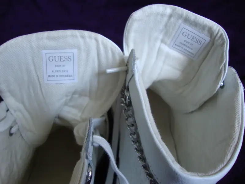 Сникеры ТМ GUESS