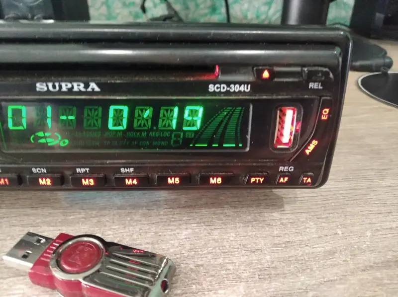 Автомагнитола  Supra