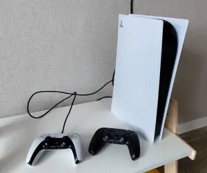 PlayStation 5 Digital Edition + 2 геймпада + 4 игры