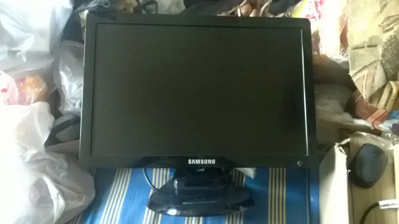 Монитор Samsung SyncMaster 961BW