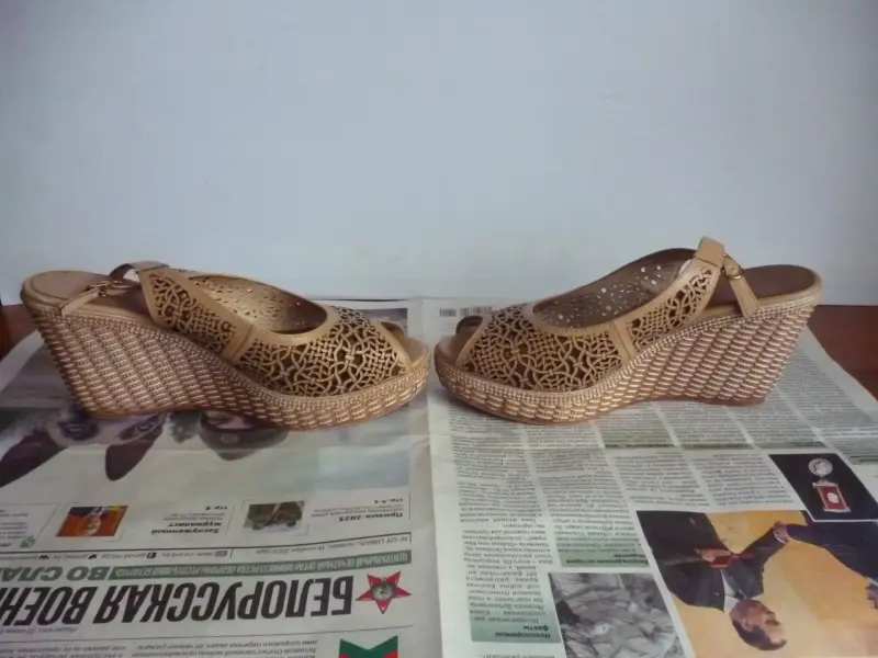 Босоножки женские