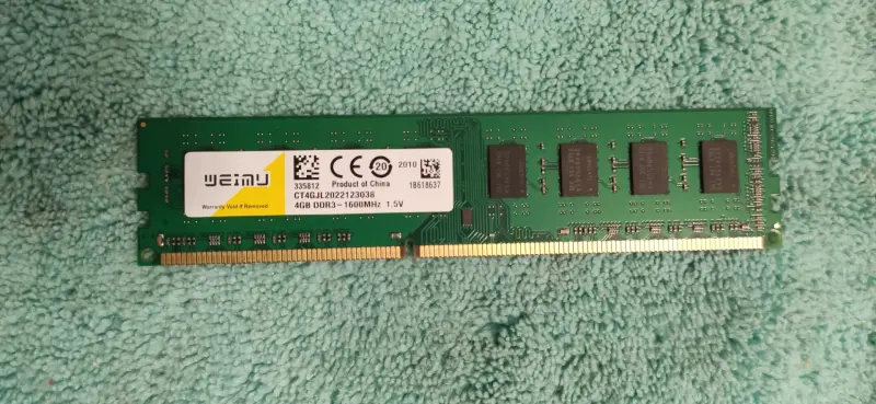 Оперативная память 3 планки DDR3: 2х8Гб и 1х2Гб