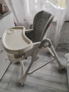 Детский стульчик для кормления