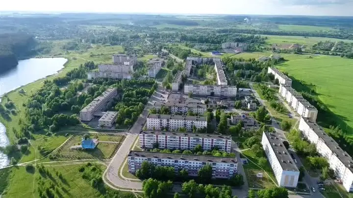 Жилой кирпичный дом на берегу озера, Толочинский район, г. п. Коханово.
