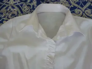 Блузка белая