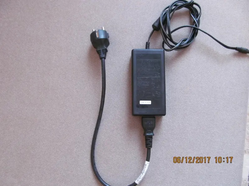 Блок питания ( сетевой адаптер ) для ноутбука, модель HP  L1940-80001  24v  1.5A