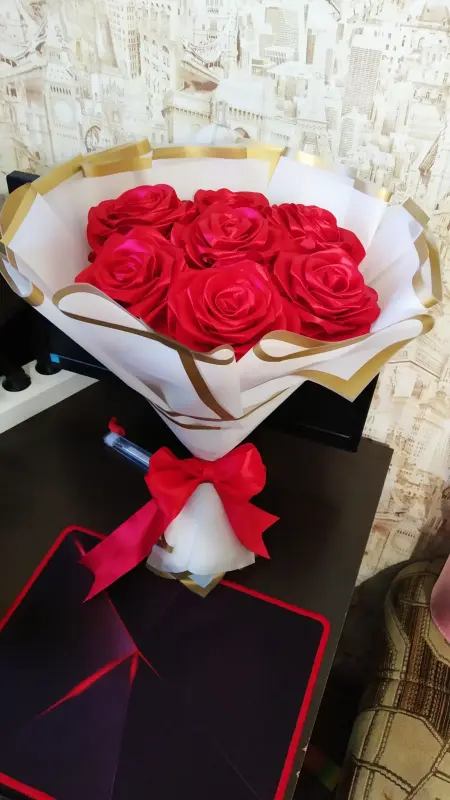 Букет роз из атласных лент