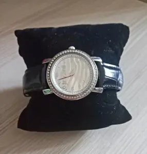 ПРОДАМ Часы женские Just Cavalli