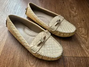 Женские мокасины