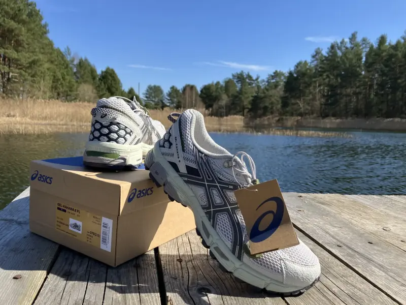 Кроссовки asics